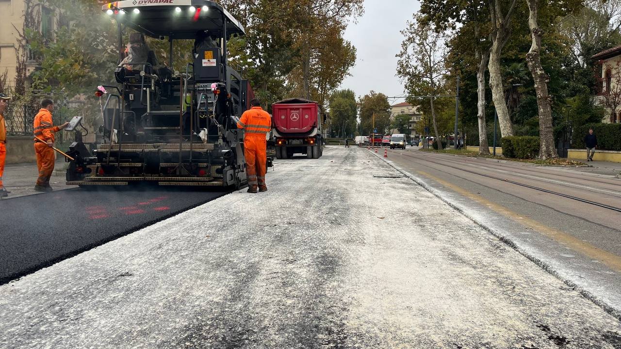 photo_5764851073909722090_y