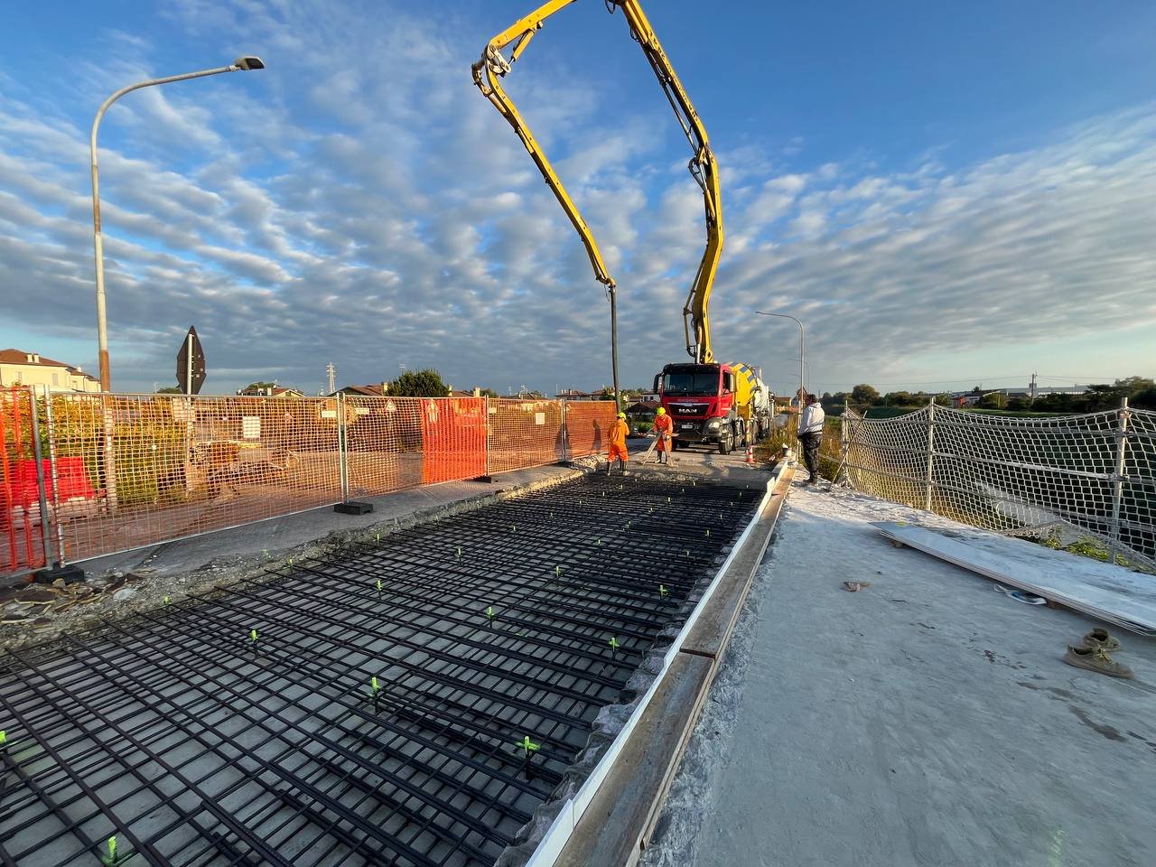 photo_5764851073909722148_y